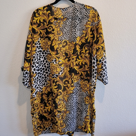 New York & Company Black And Gold Versace Inspired Print Open Front Kimono Top - Picture 2 of 7